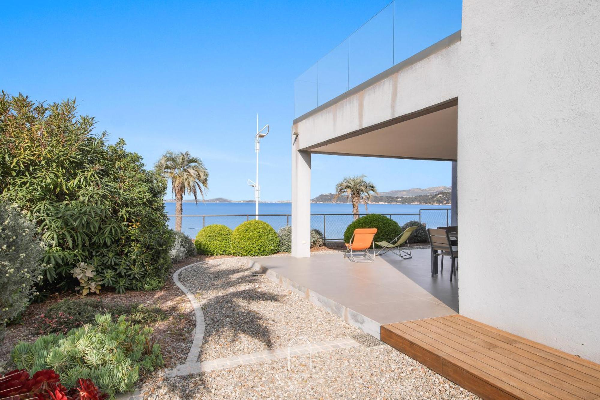 Villa Antoine Appartement Rdj Vue Mer Clim Wifi Parking Plage 50M La Garonne Le Pradet Exteriör bild