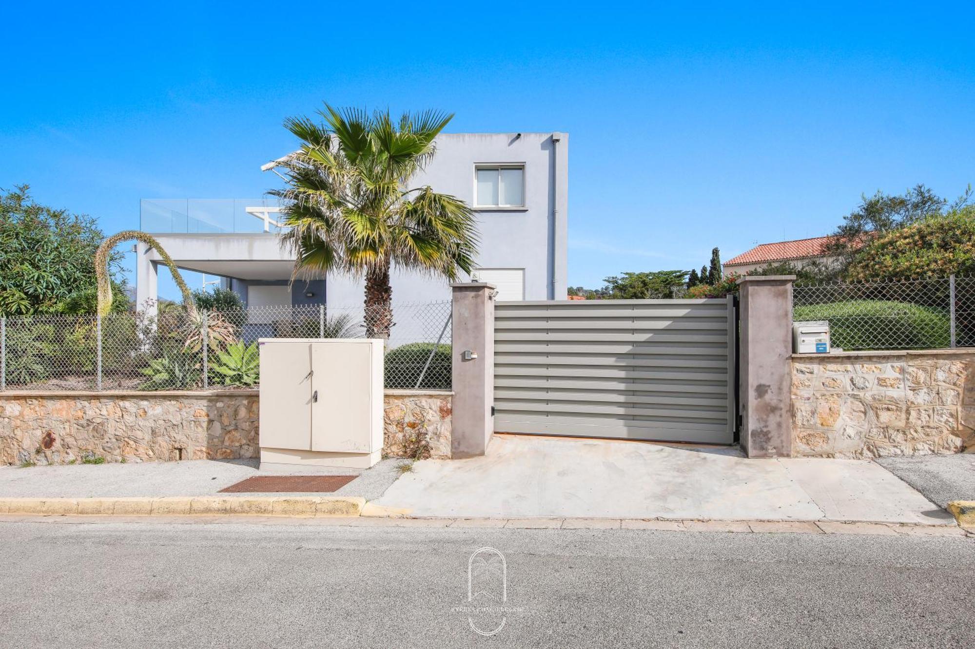 Villa Antoine Appartement Rdj Vue Mer Clim Wifi Parking Plage 50M La Garonne Le Pradet Exteriör bild