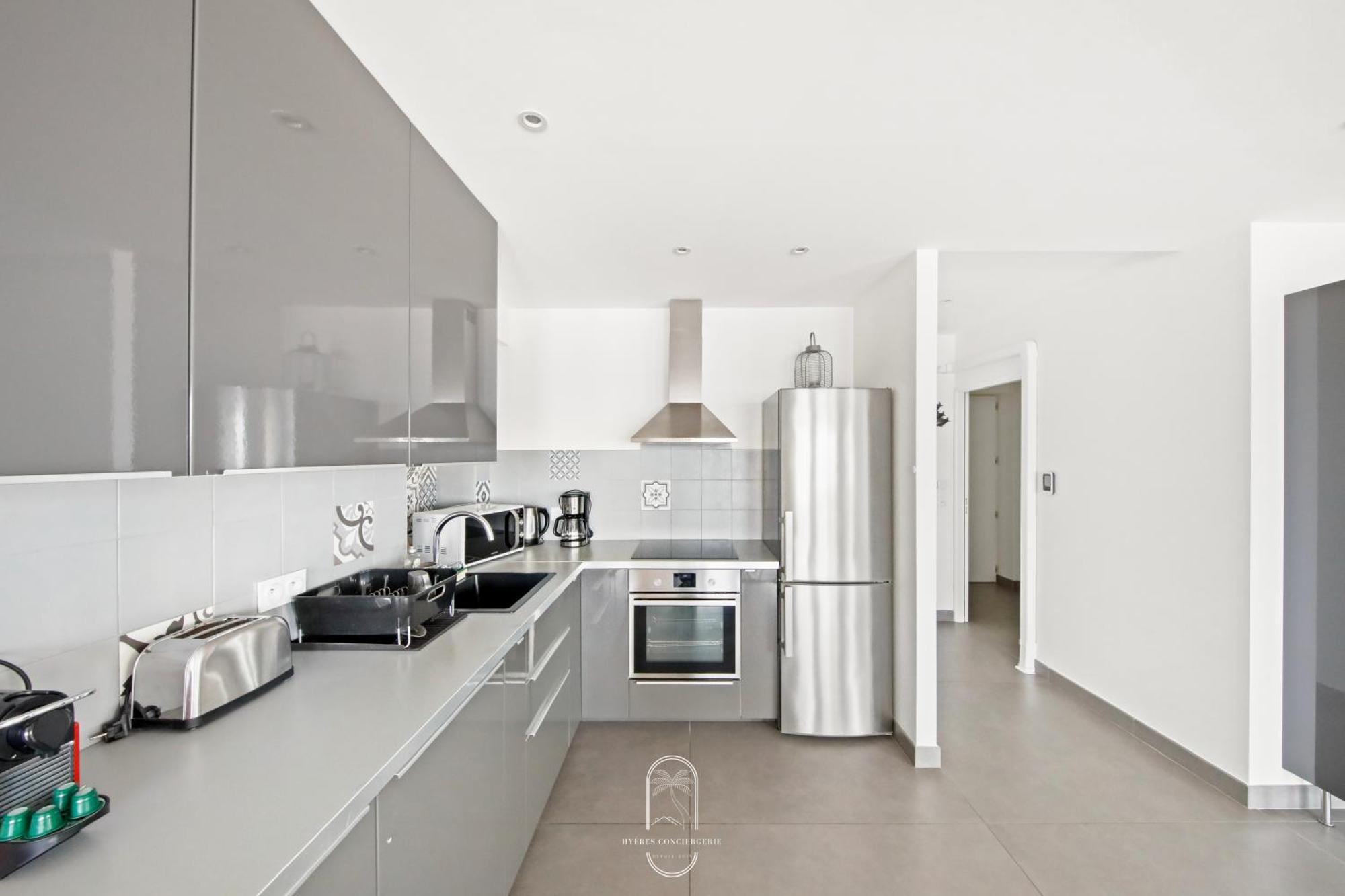 Villa Antoine Appartement Rdj Vue Mer Clim Wifi Parking Plage 50M La Garonne Le Pradet Exteriör bild