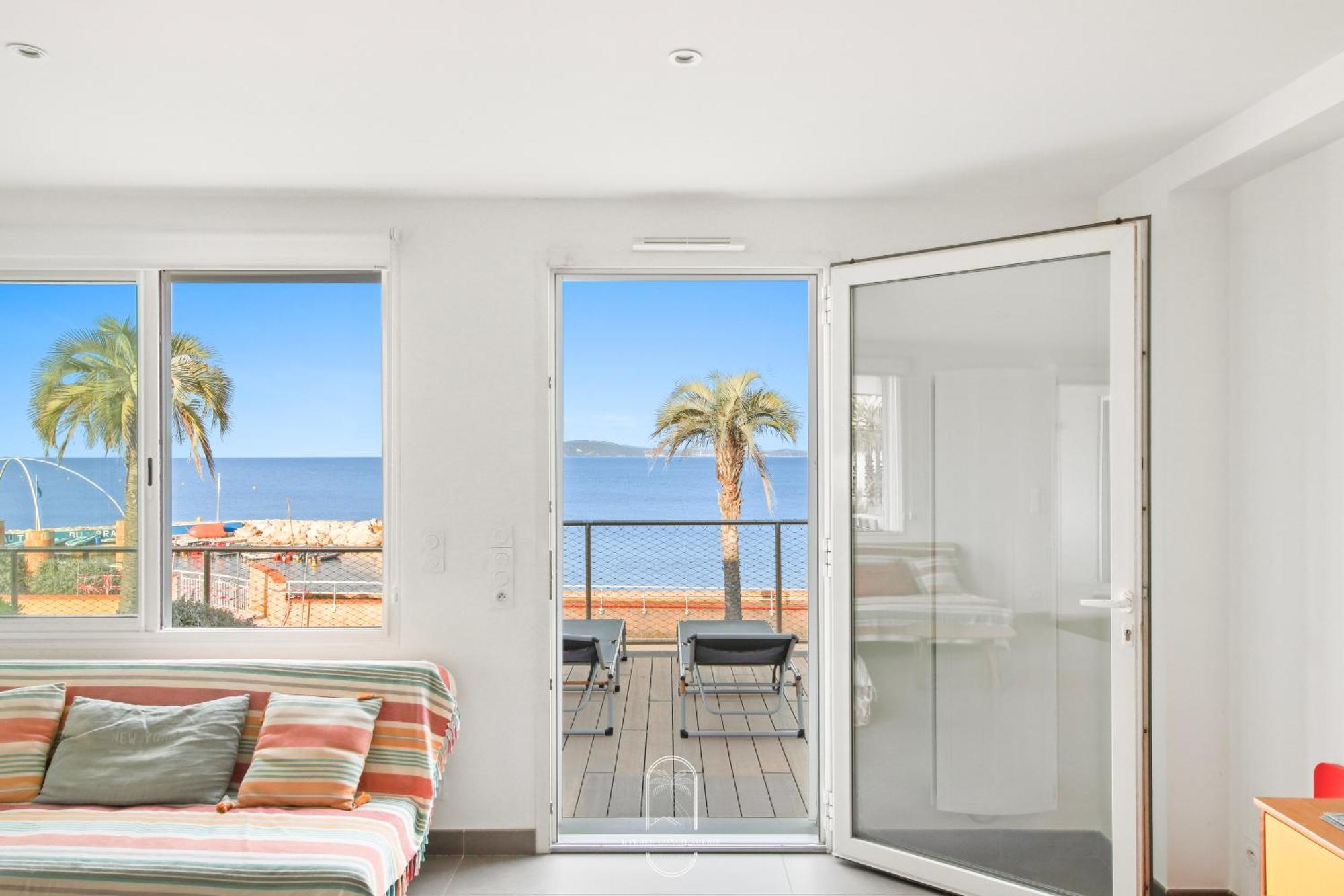 Villa Antoine Appartement Rdj Vue Mer Clim Wifi Parking Plage 50M La Garonne Le Pradet Exteriör bild