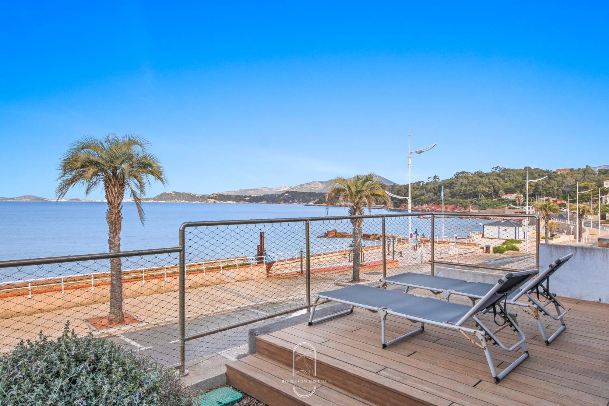 Villa Antoine Appartement Rdj Vue Mer Clim Wifi Parking Plage 50M La Garonne Le Pradet Exteriör bild