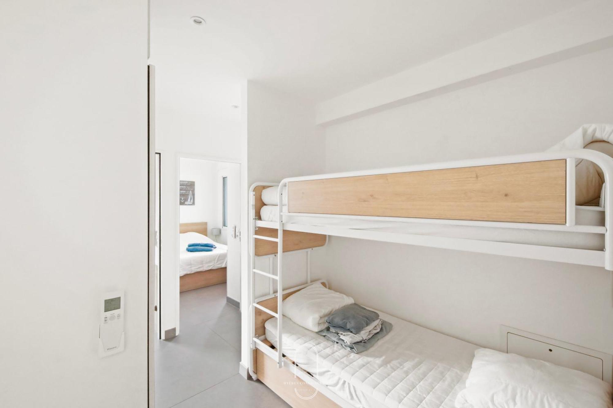 Villa Antoine Appartement Rdj Vue Mer Clim Wifi Parking Plage 50M La Garonne Le Pradet Exteriör bild